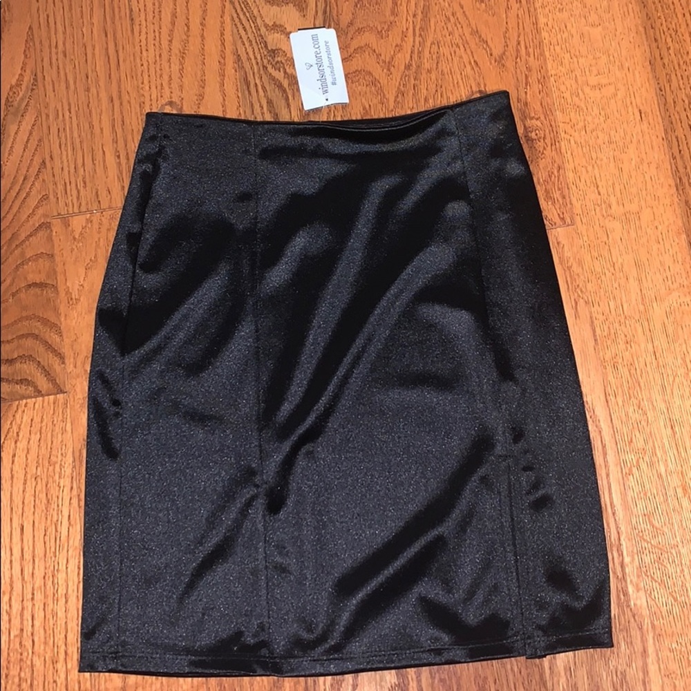 SILK BLACK SIDE SLIT SKIRT